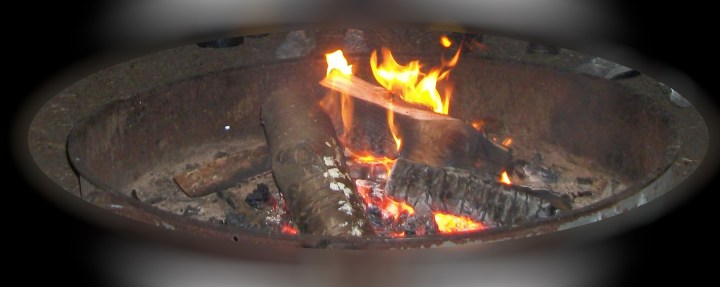 KACHESS 2018 campfire flash shot Charlotte, Stephani, Taylor Riddley oval